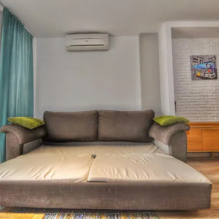 Columbo Apartment